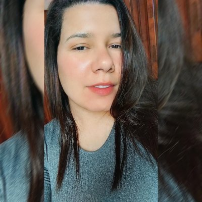 Eu sou uma mistura. Uma mistura de amor e ódio, de riso e de choro, de gentileza e ignorância, de sabedoria e idiotice. A escorpiana ♏️💙