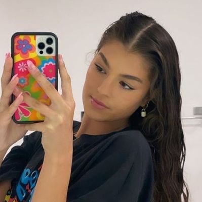 marimedias_'s profile picture. postando fancam aq pq meu pocket não deixa eu postar no @charlsvlg