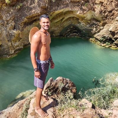 RibeiroRafael8's profile picture. Você e igual a mim, então faça por mim o que eu faria a você... 🍃🙇🏽‍♂️