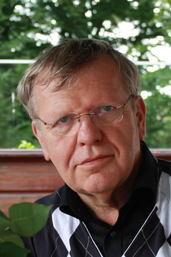 Emeritus-predikant Protestantse Kerk, secretaris visitatoren generaal. Woont in Heino