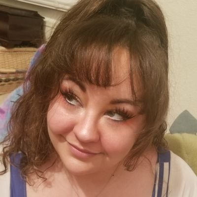 🌳🔥🥛🍪
🦴High bitch with a fractured back🦴
✍Will doodle something for $5✍
🌶My big ass forehead is spicy🌶
⚠️A cautionary tale to weak men⚠️
👄💨☕🍩