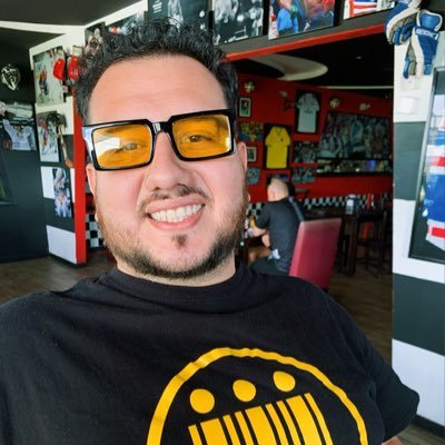 Diseñador UX innovador y creativo. Fan de Soda Stereo y el fútbol. Diplomático y desafiante. Busco proyectos inspiradores.