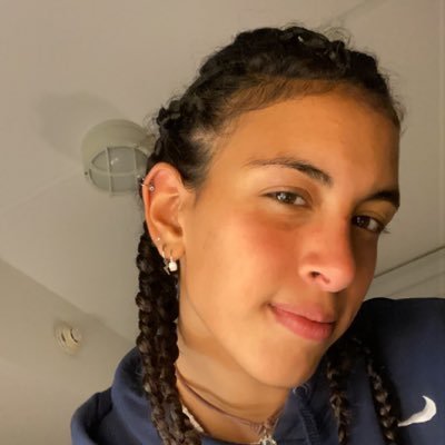 liviajcas's profile picture. this is a hell of a way to spend a thursday afternoon