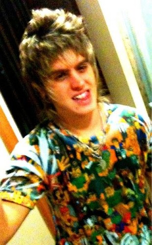 Fã clube dedicado ao @thomasrestart
Só em você consigo ver o meu final feliz