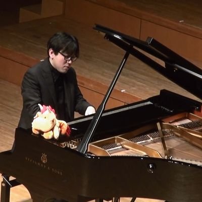 京都市立芸術大学作曲専攻卒。作曲編曲指導依頼などはDMでお待ちしています。出版楽譜120冊以上。
ウィングス/ぐみの木/いづみ/ChorDraft/若葉/しあわせ/ShallWeSing?/StringsDraft/塚口女声/DivaDraft/豊中合唱協会/ブーケ/結/LaCouronne/レインボーコーラス各団指揮