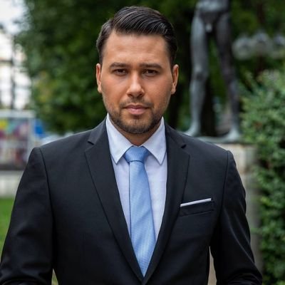 Journalist, editor, radio host and TV news anchor for @rtvslo | interior & foreign affairs | https://t.co/r0lfcgwDiI |  nejc.krevs@rtvslo.si