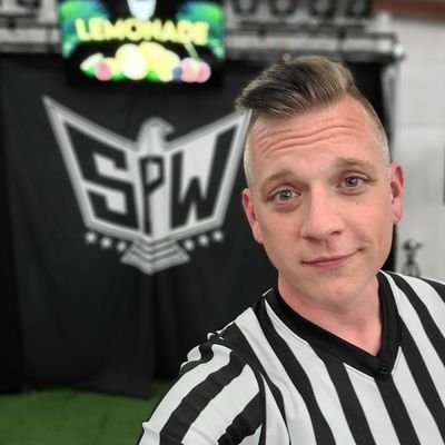independent radio host | aka @realchrisjbeale | @1005TheBuzz afternoons | pro wrestling referee (refkory at gmail) | 🏳️‍🌈 | he/him