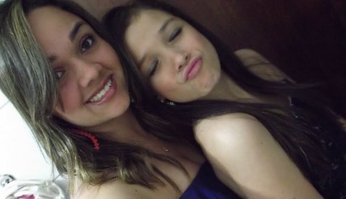 mineira, divertida, gemiana . prazer Raquel Dias, saber mais ? segue ae ;)