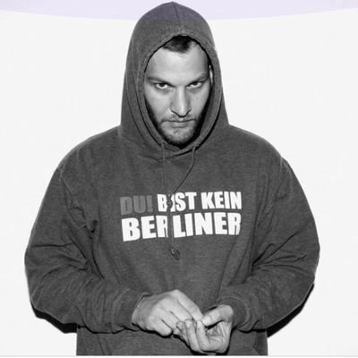 Sozialarbeiter bei Twitter, wieso bist du so? Wissen deine Betreuer das du hier angemeldet bist?
PS
Engel im Herz/Teufel im Kopf