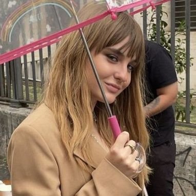 vdaxfyl's profile picture. just måneskin

fann account;