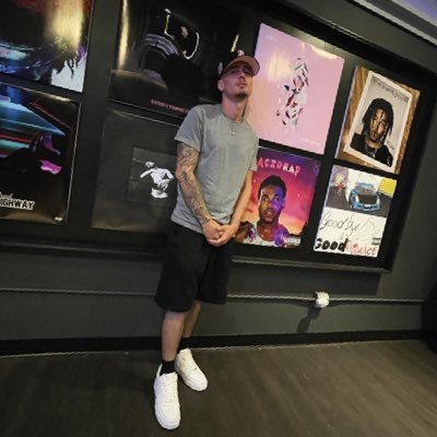 whossteveyc's profile picture. Pure art.  https://t.co/e8xtPdri7l  whossteveyc@gmail.com