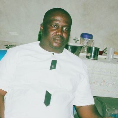mordu des TIC's and des cryptomonnaies, consultant en commerce international.
l'amour est ma religion et la vérité mon breuvage. kamit - végétarien.