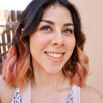 ❃ Communications - Multimedia Journalism & Cosmetology Student
❃ Blog: CosmoChatters
❃ Lets listen to stories and apply them to salon services!