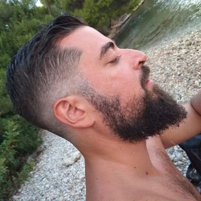 Κάνω πράγματα με τα γράμματα. Ένα παιδί, πολλές προσωπικότητες.