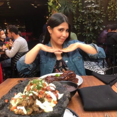 mjriverar's profile picture. 💜💚
