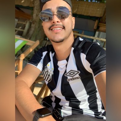 23 anos, analista de sistemas e apaixonado pelo Santos Futebol Clube 🤍🖤