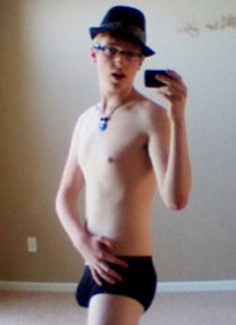 bradan9369's profile picture. Hot 18 year old webcam model :) Add me on skype bradan.alexander.azrael and join paypal. Cum talk to me on video for $1/min or get me physical for $2/min ;)