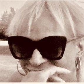 SandySa31717178's profile picture. 215