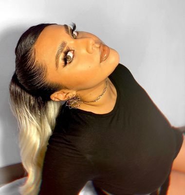 Lisakriest's profile picture. I serve with honour and respect