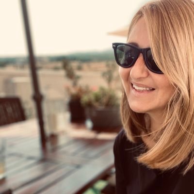 angela_martin30's profile picture. Madre, Hija, Hermana, Amiga, de IZQUIERDAS, antimonárquica, agnóstica, aprendiz de feminista, luchadora. Viviendo mi vida. Y ahora, «Secretaria técnica».