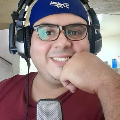 CascosySartenes's profile picture. Un fanático del deporte de las tackleadas y la gastronomía, apasionado en todo el sentido de la palabra.
Un podcast de todo un poco
