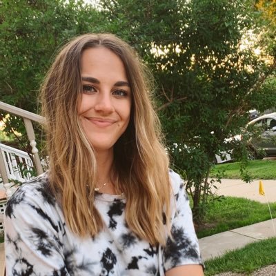 MaddieVandehey's profile picture. below-average Twitter account