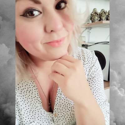 Elizabe37091811's profile picture. 
