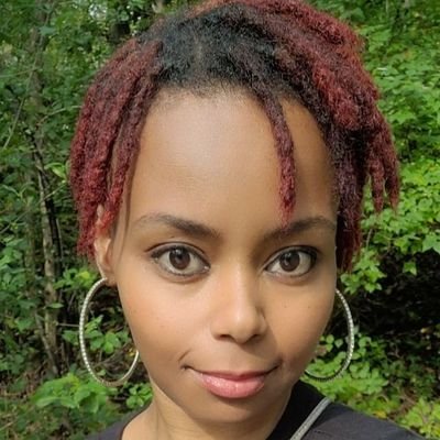 An introverted blerd with random thoughts.
Blogger: @BlerdwithaBlog
Cosplayer: @queen_e_cosplay