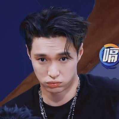 kap10namanana's profile picture. 想打倒我
What do you want from me
They got all eyes on me

01L | he/him/his