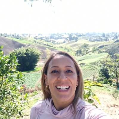Administradora de profesión, mamá por gracia de Dios!