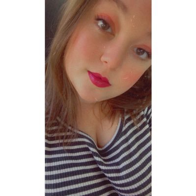 BellaGouldd_'s profile picture. There's a crack in everything, that's how the light gets in. -Leonard Cohen