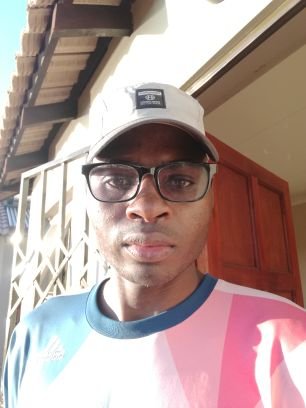 Mbhazimacollen's profile picture. Tall