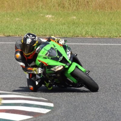 ZX-10R 鈴鹿ツイン、スパ西浦で修行中! ダイネーゼ、筋トレ好き 車とバイクの仕事を細々と営んでいます クルマ、バイクの事でしたら何なりとご相談ください!