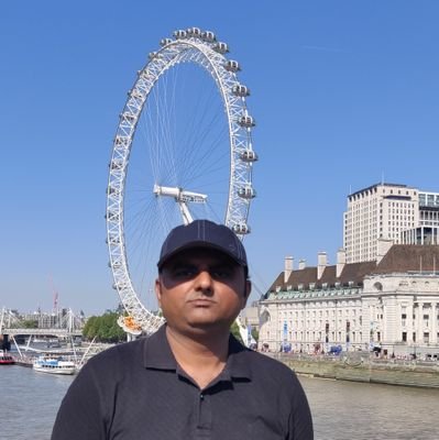 परिंदों को मंज़िल मिलेगी यक़ीनन, ये फैले हुए उनके पंख बोलते हैं,
वो लोग रहते हैं खामोश अक्सर, जमाने में ज़िनके हुनर बोलते हैं !!