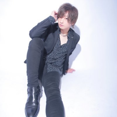 stroberyyatom's profile picture. 