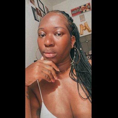 MacabreMaryline's profile picture. you’re a dragon. be a dragon. writer. cancer survivor. middle child.