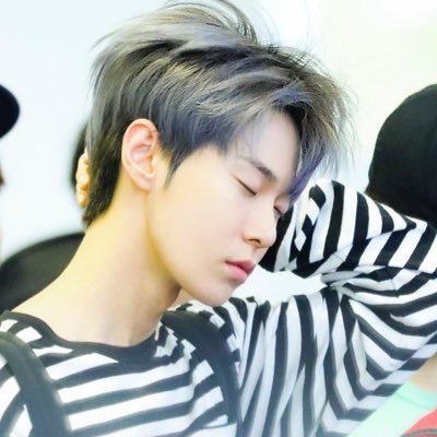 jdvibes's profile picture. 그래서 결혼식은 언제고?