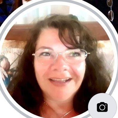 lauratrini_'s profile picture. 