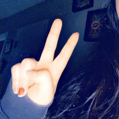 onlyyv_'s profile picture. 