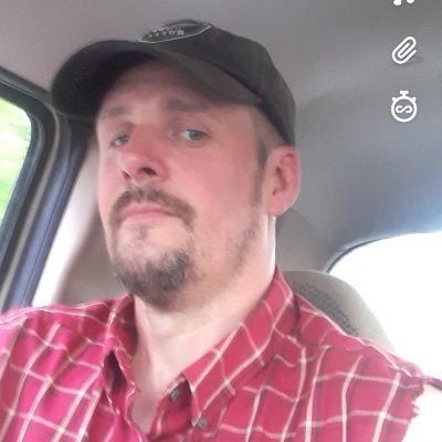 40yr old self employed in the auto salvage business up in Northern WI.
Entertainment 👌