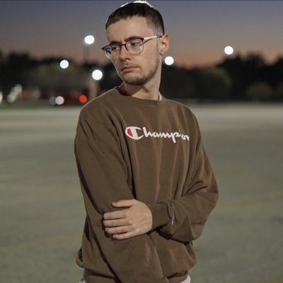 small twitch streamer, who likes to play apex, and is trying to build a community of awesome people.  Twitch@ Gfizz_ YouTube@ gfizz