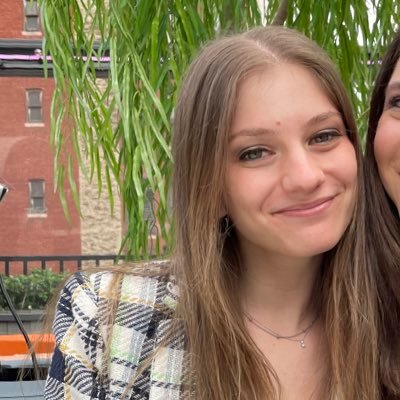 sophiemax_slp's profile picture. in a world where the greatest gift is to give the voiceless a voice ~ aspiring slp