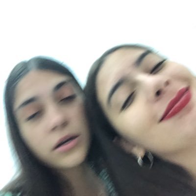 no soy tan creativa como para poner una maravillosa biografía