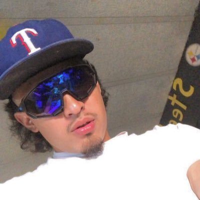 Yung trill nigga ! Keep it 1thouwow (1OOO) !FWM N SEE WHAT THAT STAR BOUT #TEXASBOIDUINTEXASTHANGS ! #AWREDDY !