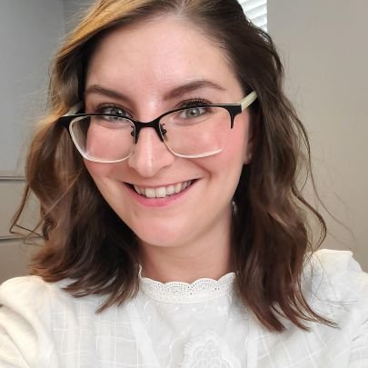 LaurenLovelie's profile picture. Gardener and podcast addict who loves to fiddle around in the kitchen 🌿