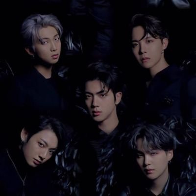 أنا أحب فرقة bts , Blackpink, Twice, mamamoo, Itzy, ENHYPEN