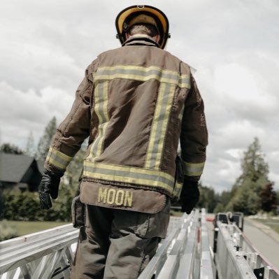 lachlan_moon's profile picture. 