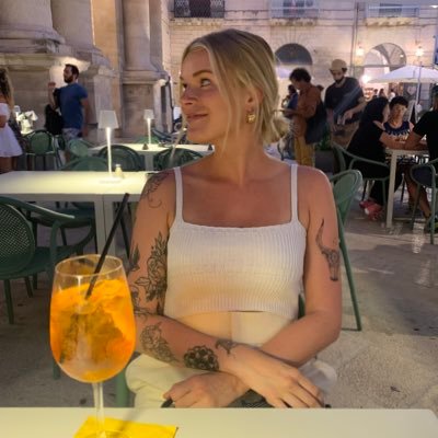 laineywright121's profile picture. 