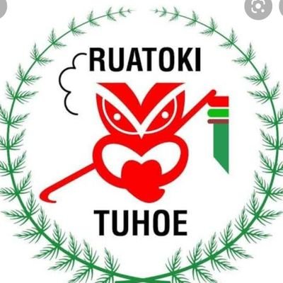 Warren_T_B's profile picture. Te Manu kai I te miro, nonā te ngahere, Ko Te Manu kai I te mātauranga nonā te Ao