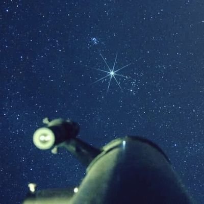 Astronomía y Ciencia, junto a las mejores imágenes del Universo.

''En algún sitio algo increíble espera ser descubierto''
Carl Sagan.